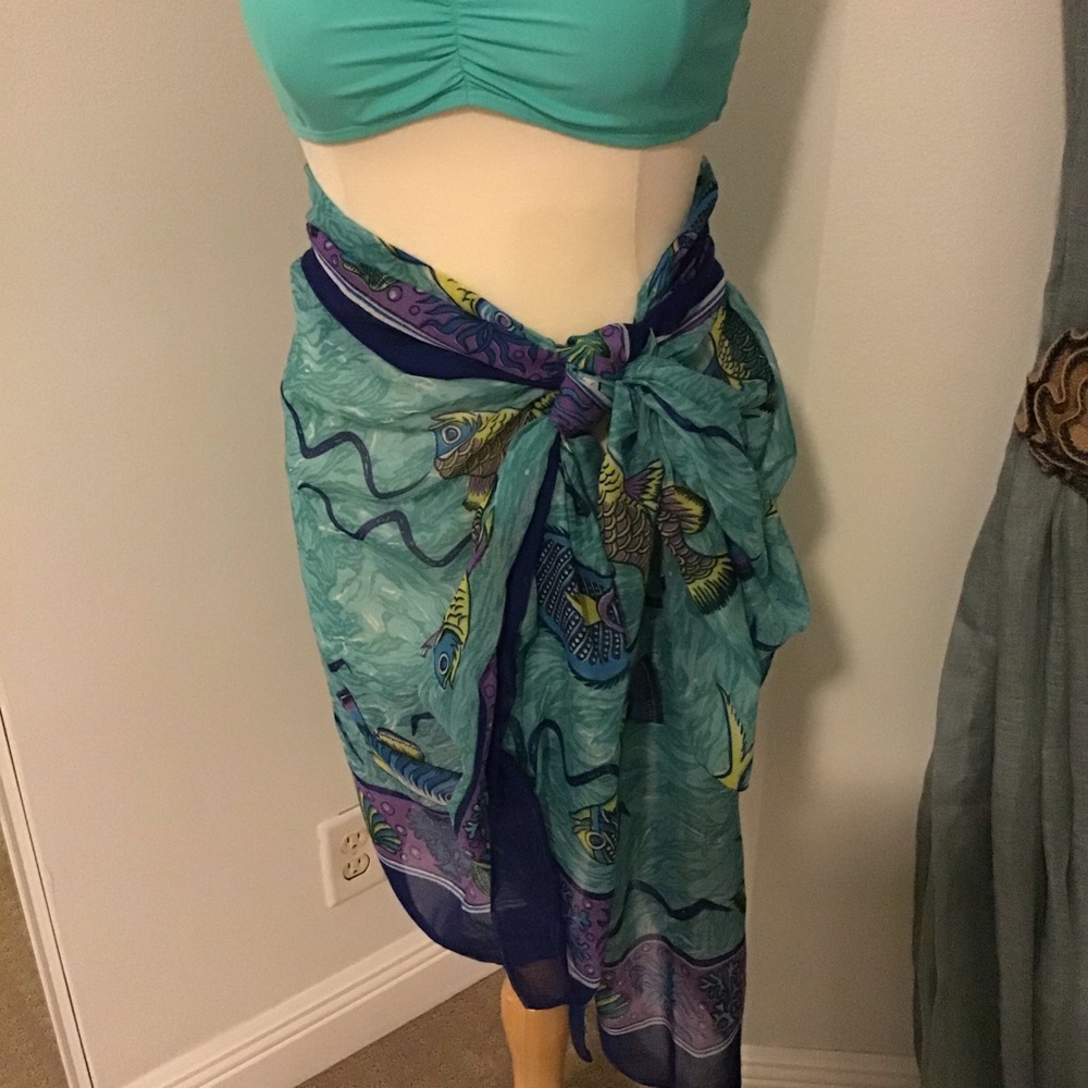 Sarong - Picture 4 of 4